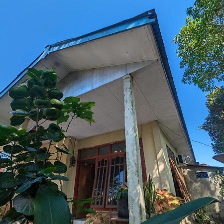 Agus Family Homestay Labuan Bajo Exteriör bild