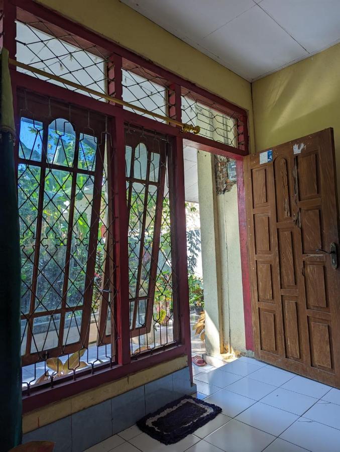 Agus Family Homestay Labuan Bajo Exteriör bild