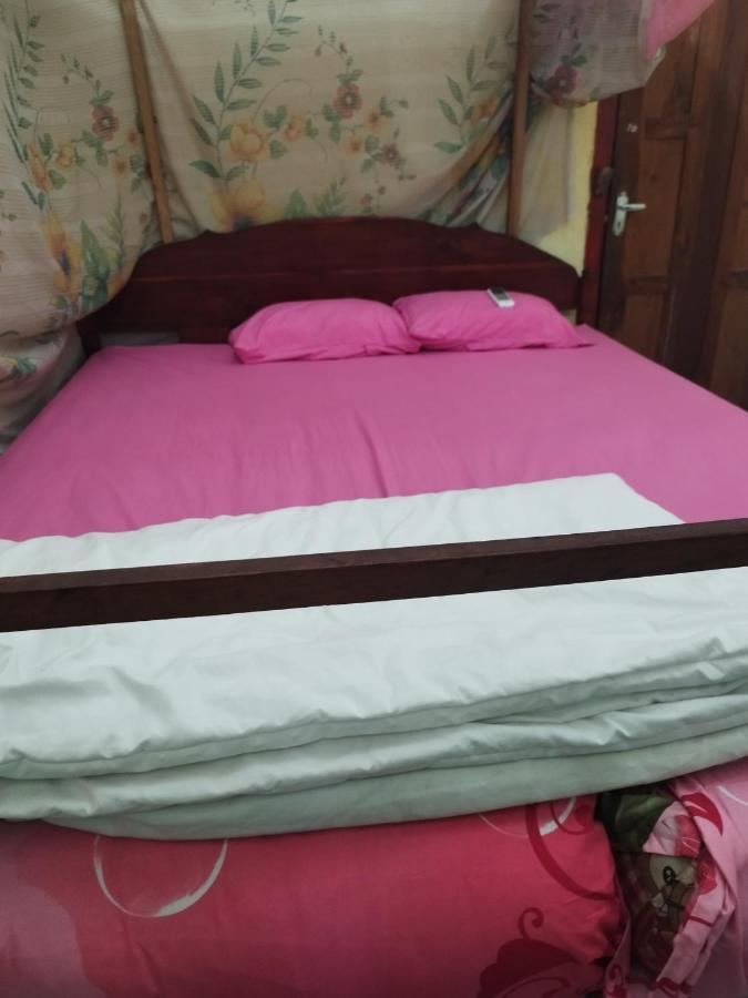 Agus Family Homestay Labuan Bajo Exteriör bild